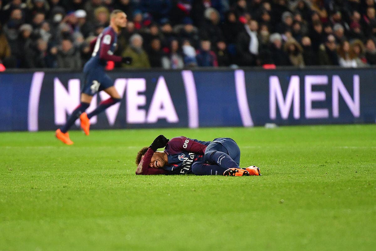 Foot PSG PSG Neymar et sa blessure une grosse galère débute Foot 01