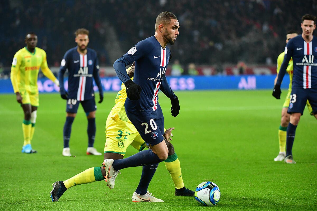 Foot Psg Psg Kurzawa Titulaire Riolo Y Voit Un Plan Au Mercato