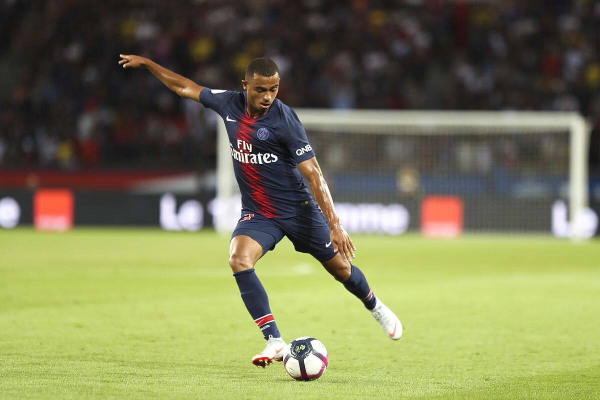 Foot Psg Psg Un Milieu De Terrain Quitte D Finitivement Le Psg Pour