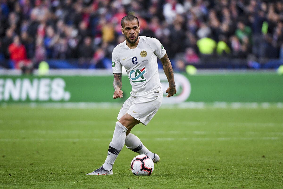 Foot PSG PSG Paris officialise le départ de Dani Alves Foot 01