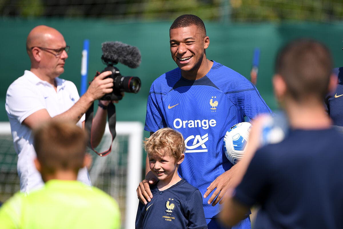 Transfert Mbappé Kylian Mbappé réagit à cette nuit historique Foot 01