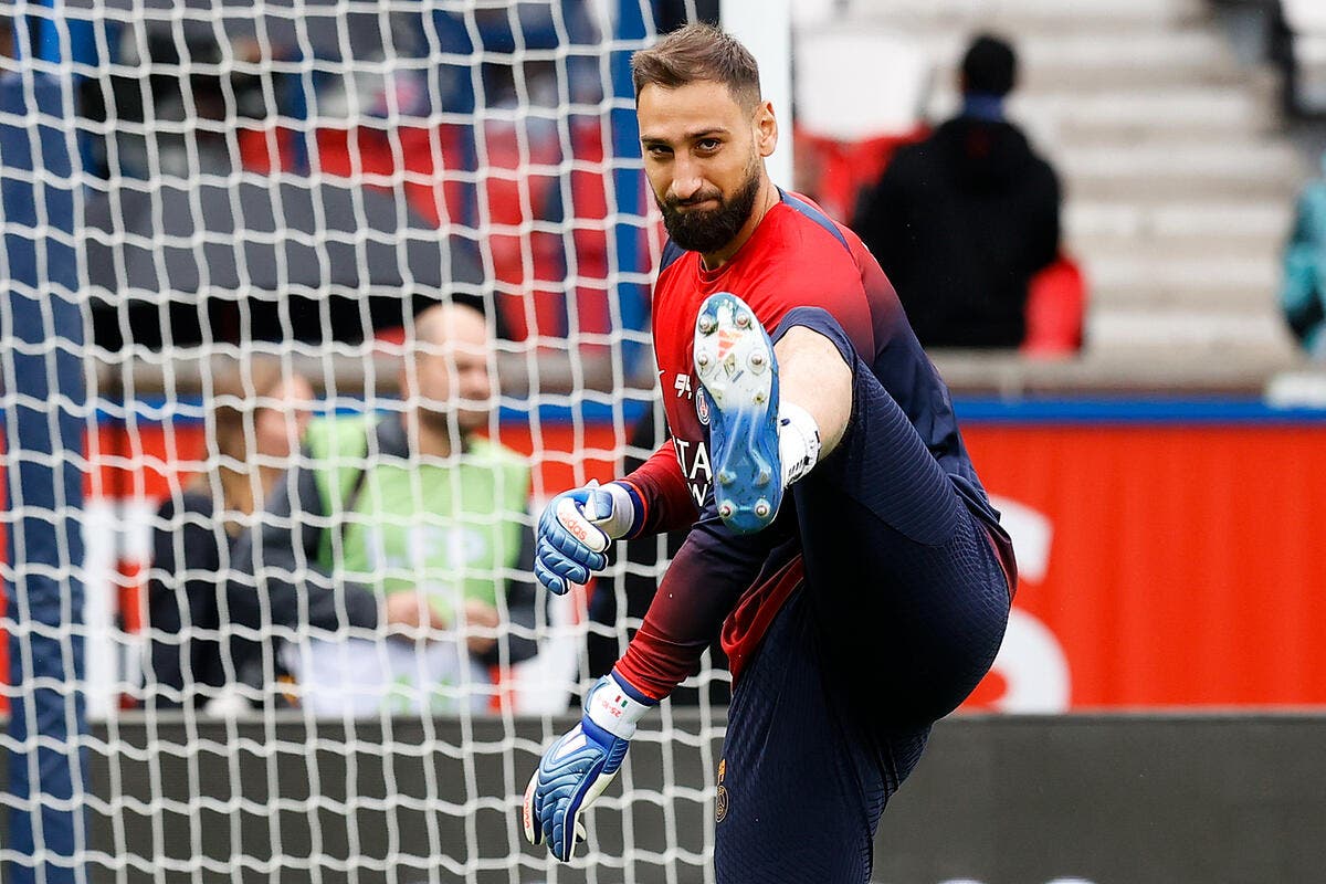 Foot PSG PSG Milan lui prépare l enfer Donnarumma en rigole encore