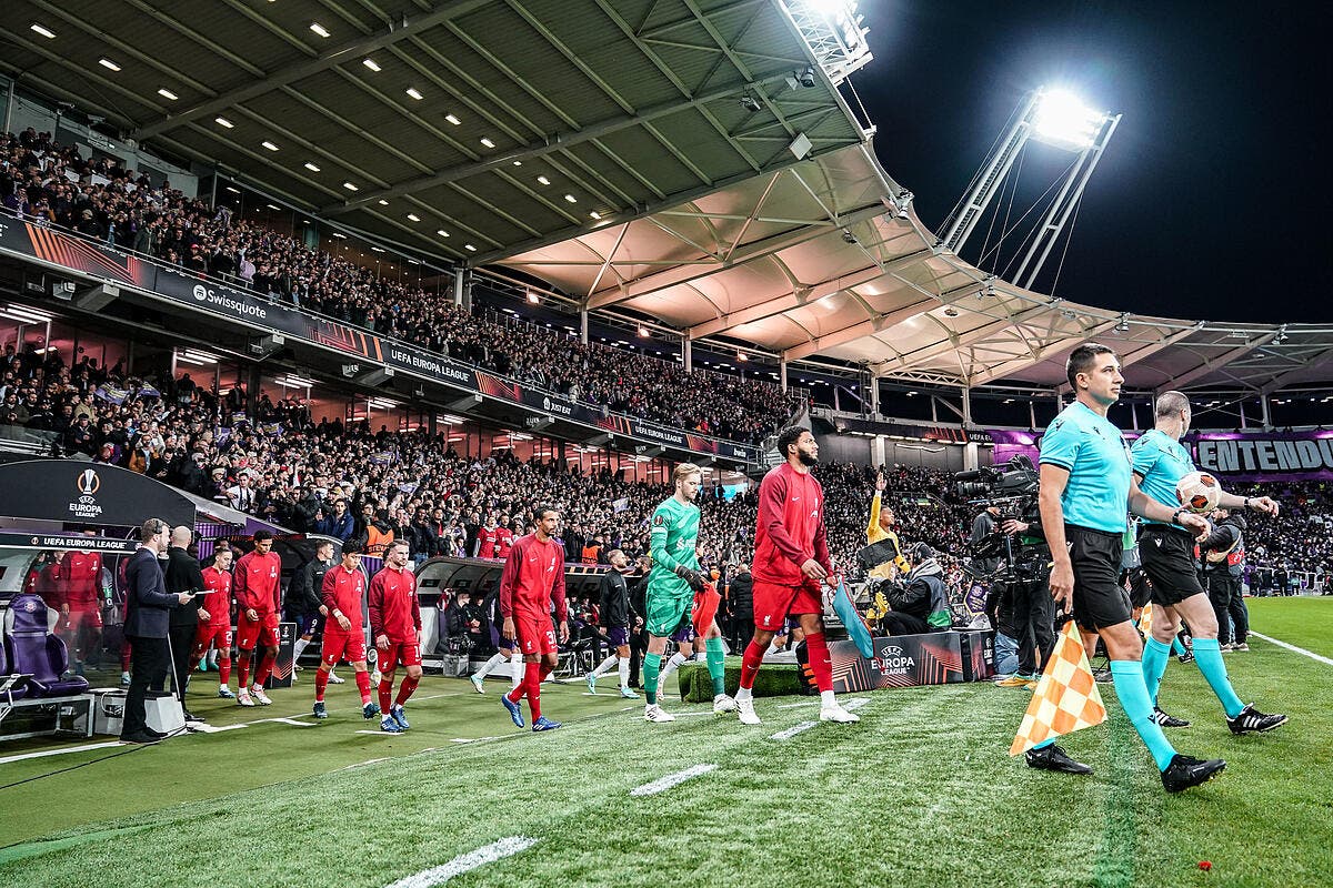 Football Coupe d Europe Vladimir Poutine à Toulouse Liverpool les