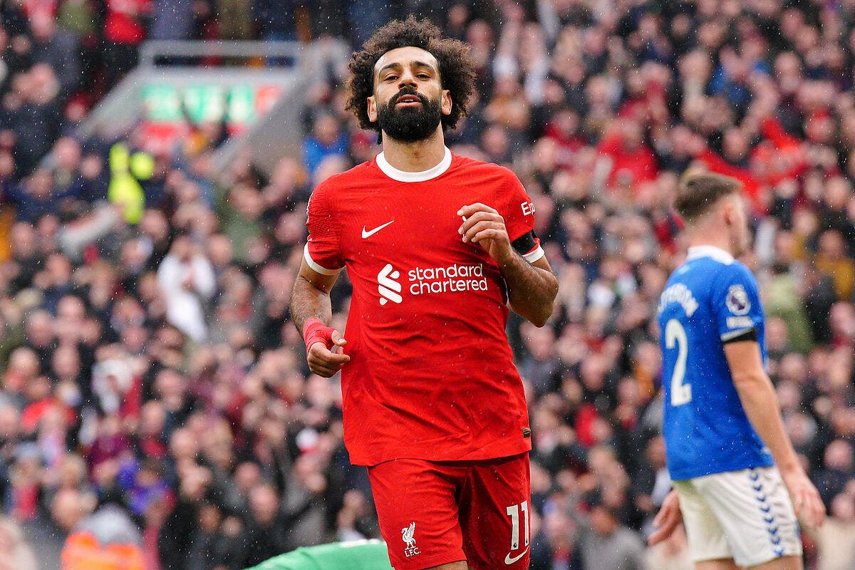 Football Angleterre Ang Doublé de Salah Liverpool prend