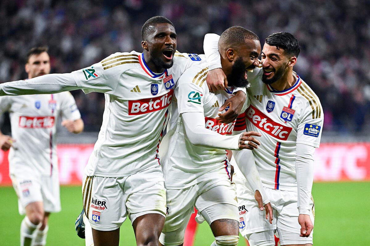 OL Un Petit Lot De Consolation Pour Lacazette Foot 01