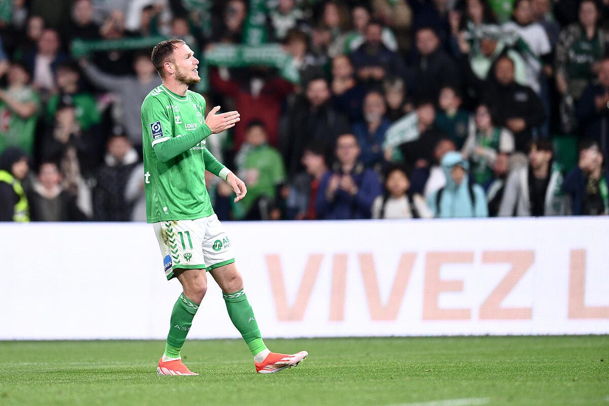 Barrages L Rodez A Pli L Asse Sur La Route De Metz Foot