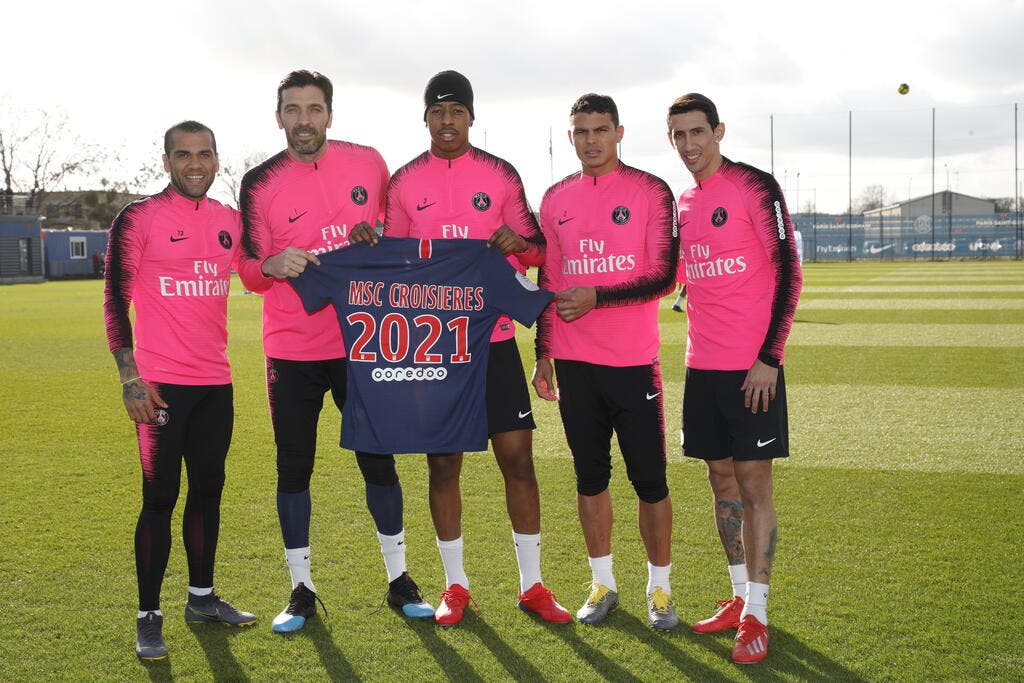 Foot PSG PSG Et hop un sponsor  2ME en plus au Paris  