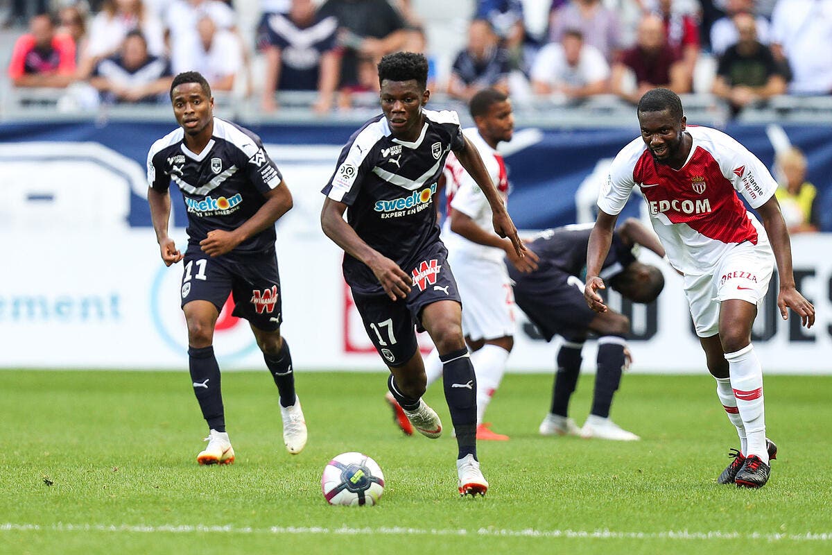 Match en. Tchouameni Bordeaux. Чоамени Реал. Чоамени.