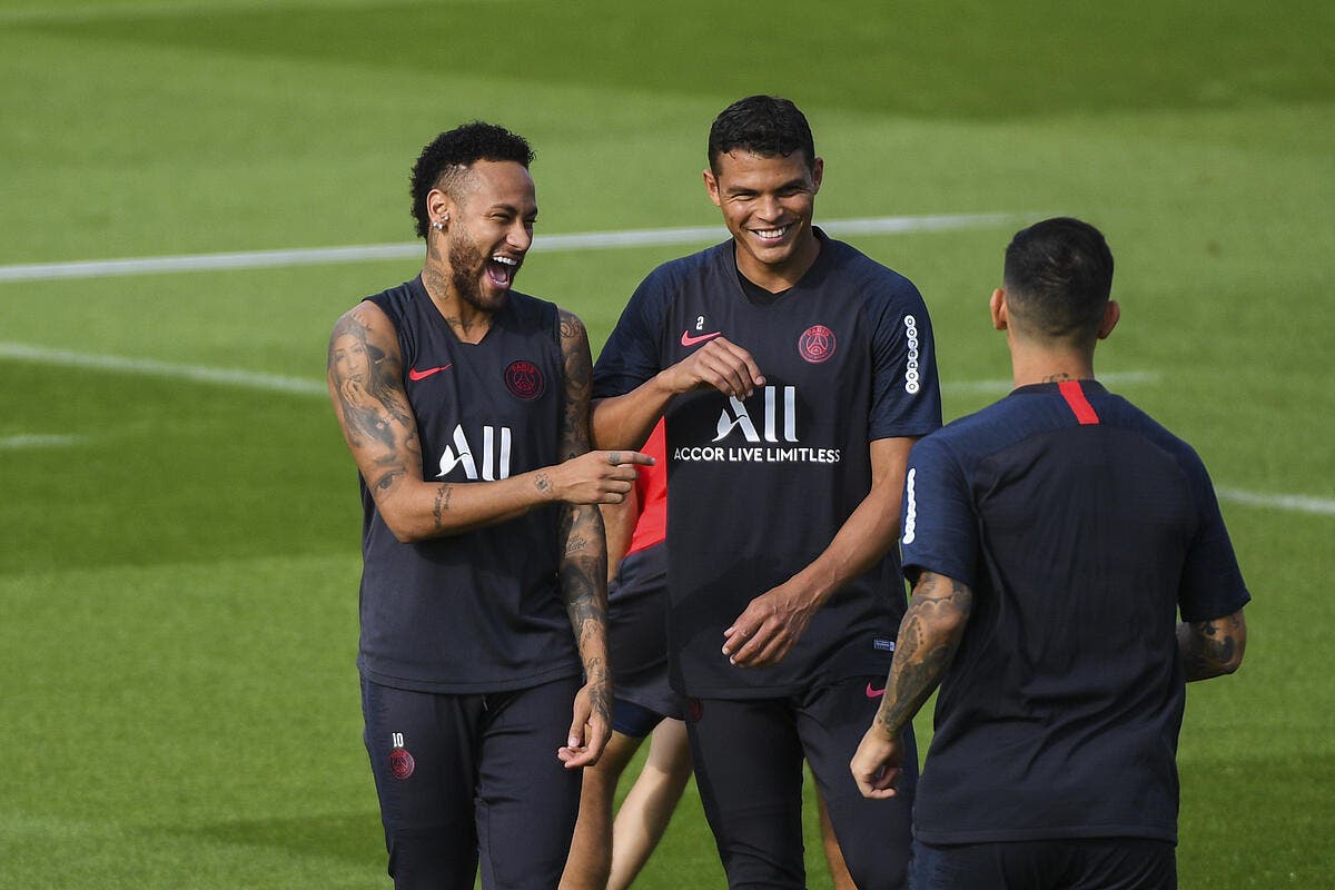 Foot Psg Psg Neymar Et Thiago Silva Sont Finalement Rentr S Au