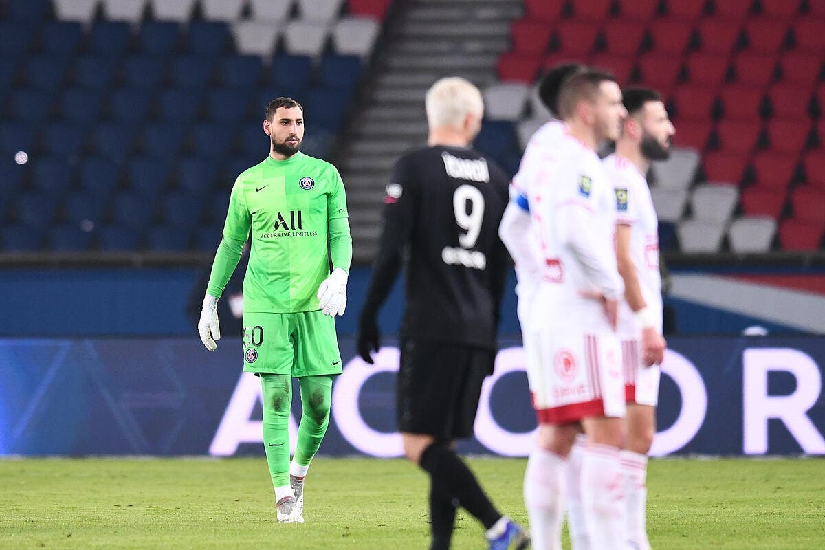 Foot PSG PSG Donnarumma meilleur  gardien du  monde  il 