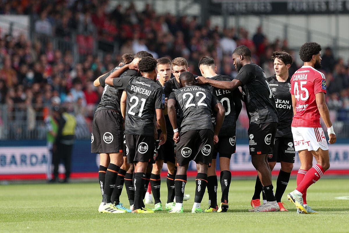 Football Ligue 1 Lorient Nouveau Dauphin Du Psg Nice Se Fait Peur Foot 01 7201