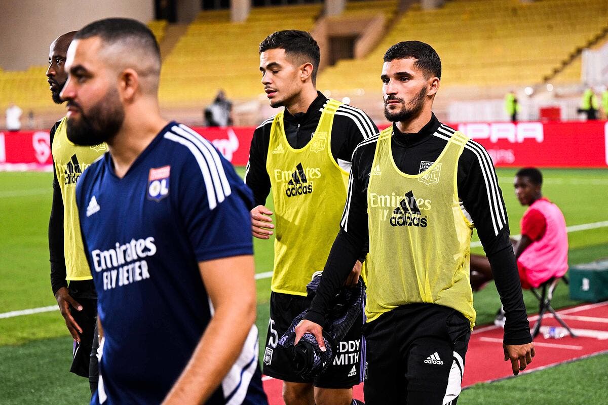 Foot Ol Départ Acté Aouar Envoie Balader Lol Olympique Lyonnais Foot 01 