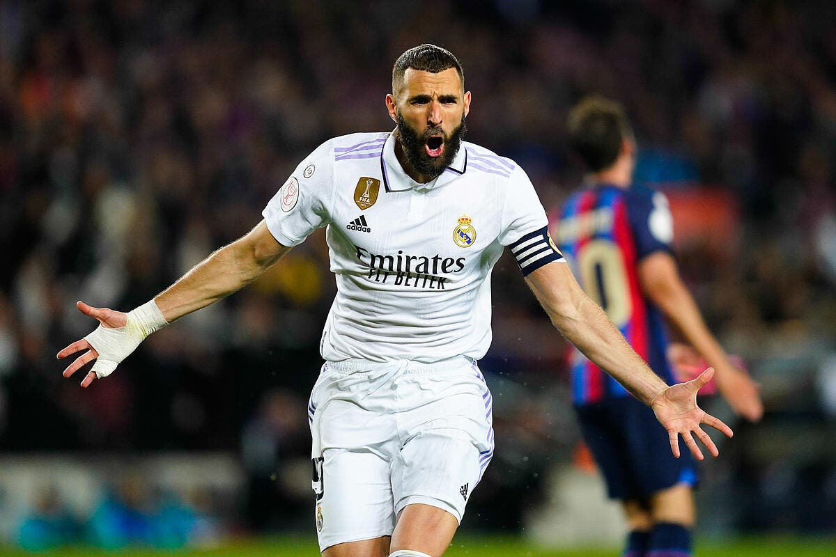 Esp Benzema Explose Le Bar A Le Real En Finale Foot