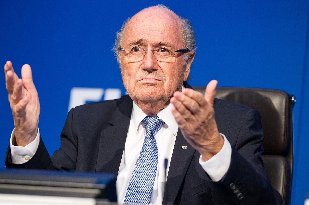 Foot Mondial - Mondial 2030, Blatter Prend Une Pelle Et Enterre La FIFA ...