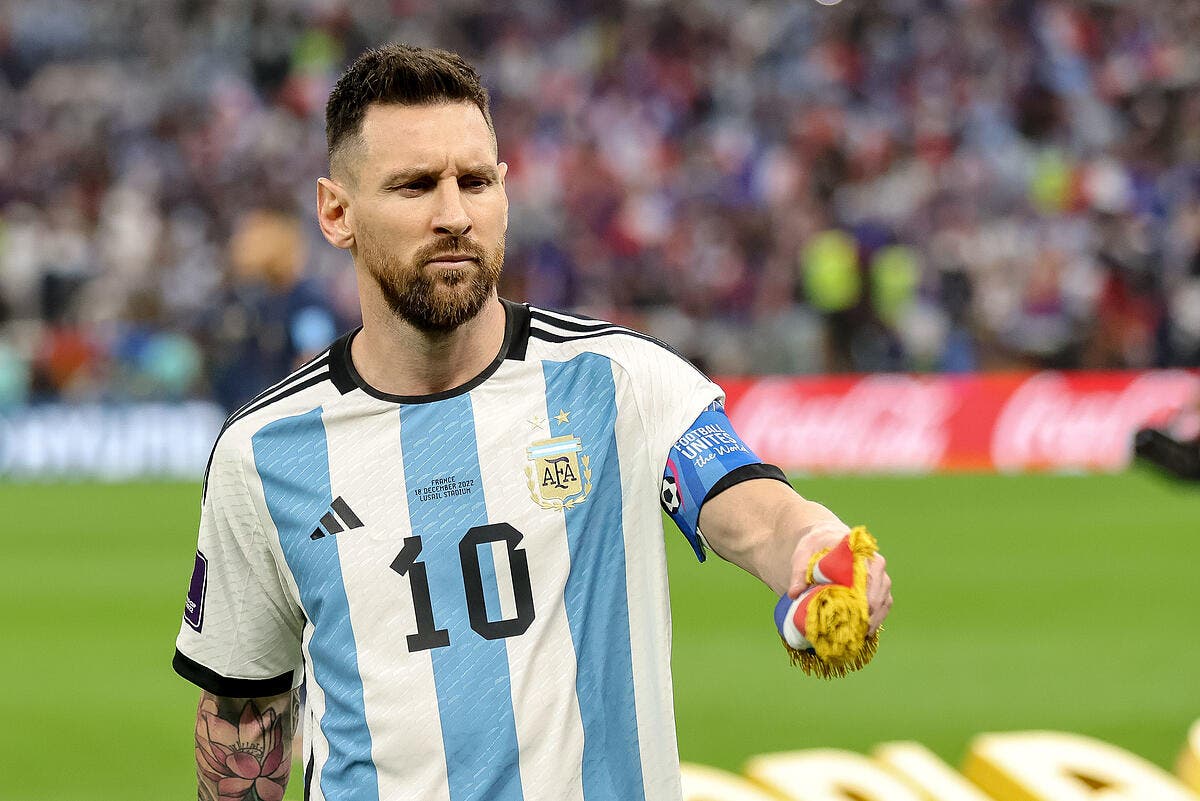 Ballon d'Or chargement, Que diriez-vous d'un emploi?: Les Cules  réagissent à la nouvelle coupe de cheveux de Messi - Football