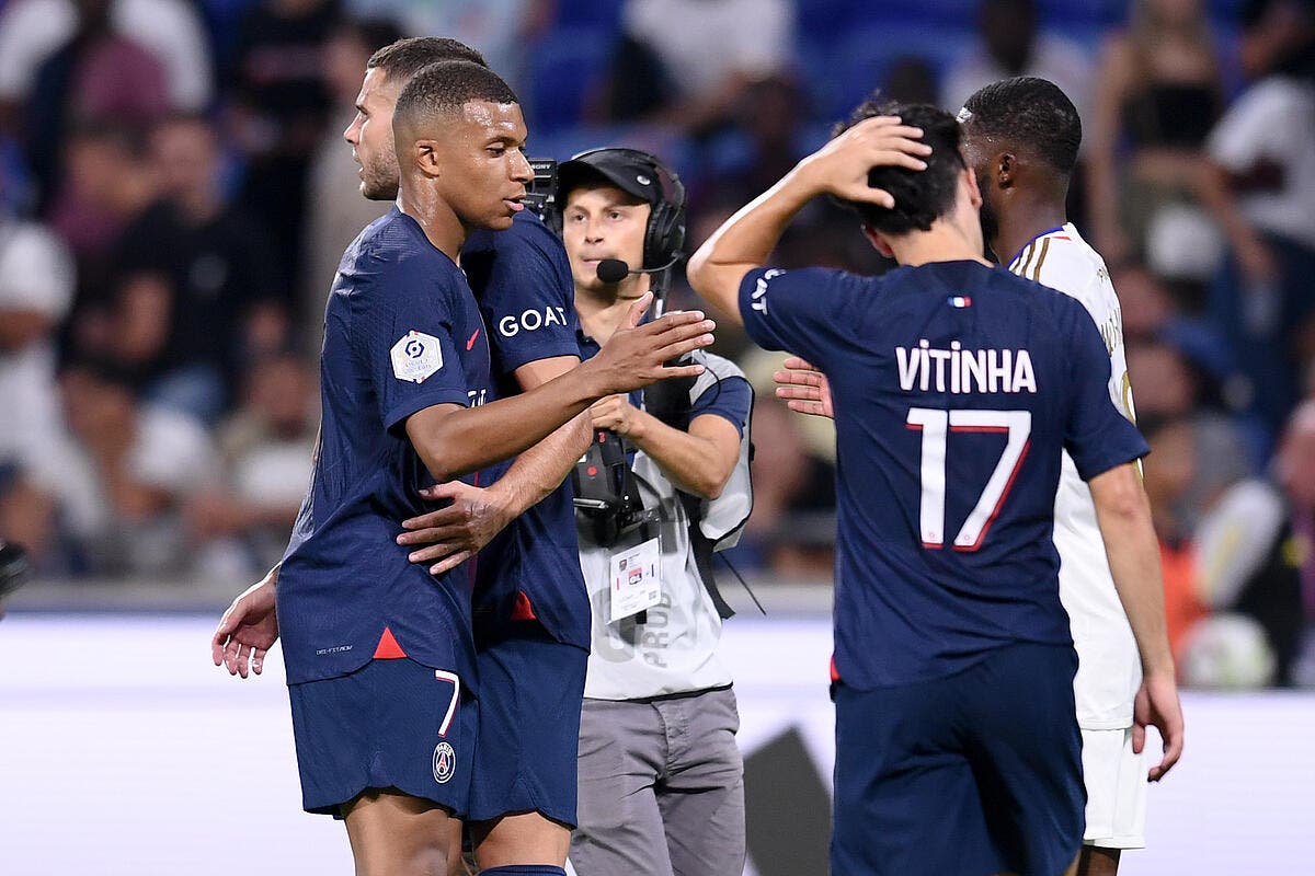 Foot PSG - Stupeur au PSG, un cadre s'effondre - Foot 01