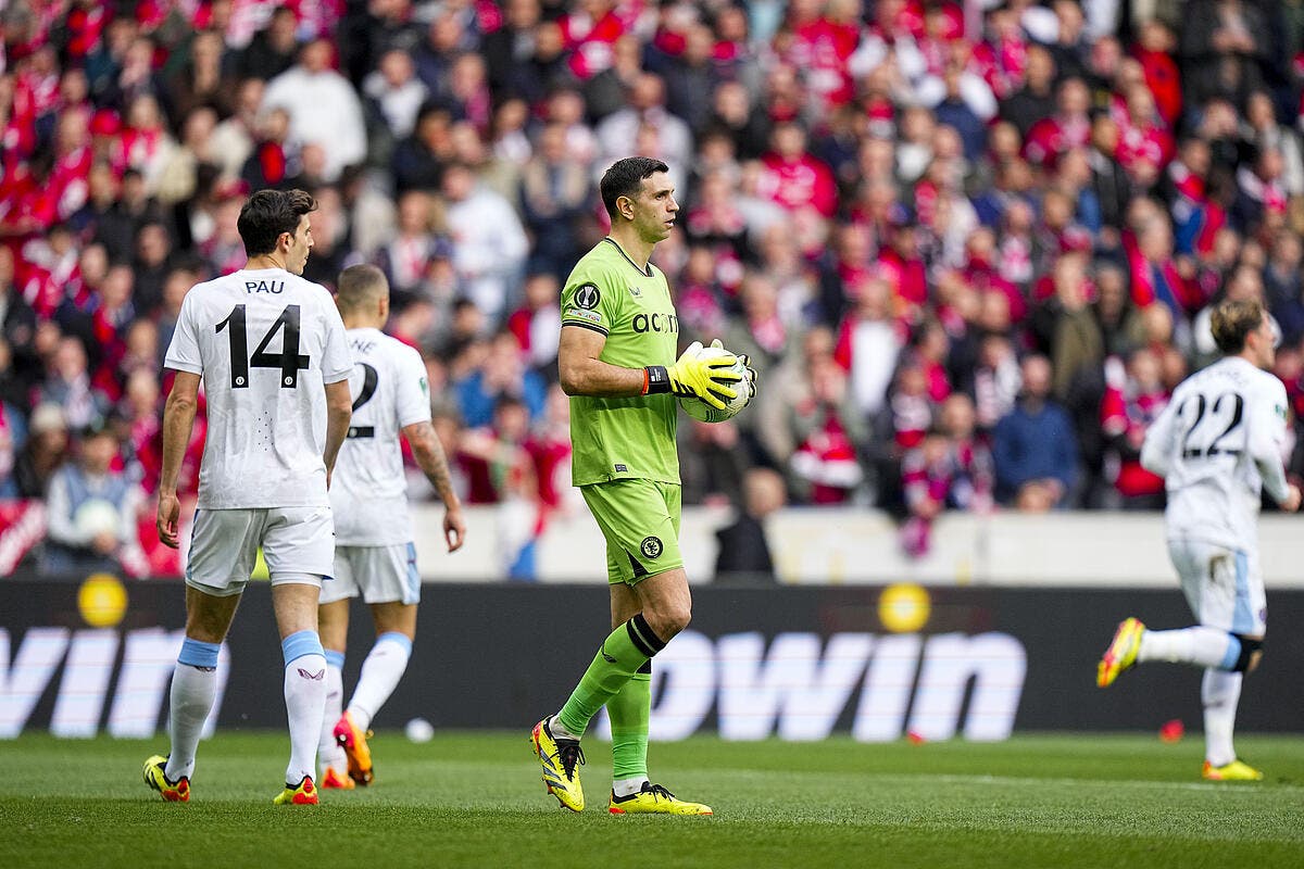 France-Argentine : Emiliano Martinez sifflé comme jamais à Lille thumbnail