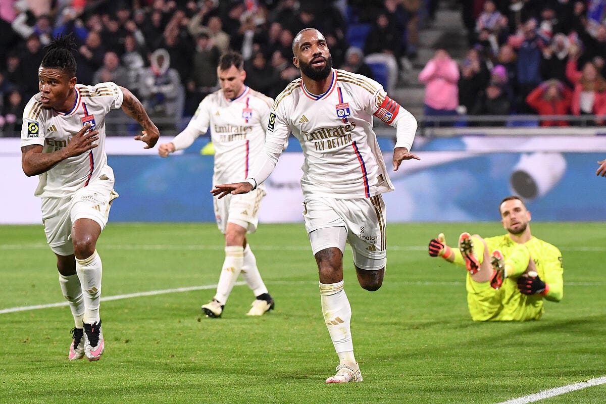 L1 : Lacazette Coule L'OM, Lyon S'offre L'Olympico ! - Foot 01