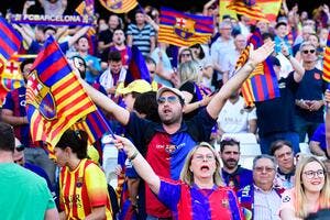 Esp : Des supporters du Barça envahissent le Camp Nou