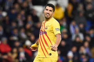 Esp : Luis Suarez opéré, encore un coup dur pour le Barça