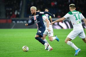 PSG-OL et PSG-ASSE en août, la LFP laisse Macron trancher