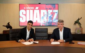 Officiel : Luis Suarez rejoint l'Atlético Madrid