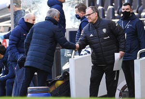 Ang : Mourinho donne une leçon 3.0 à Bielsa