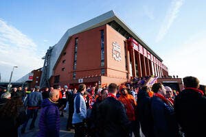 Cristiano Ronaldo reçoit un vibrant hommage à Liverpool