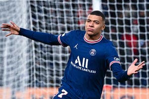 Mbappé prolonge au PSG, grosse surprise à la DNCG !