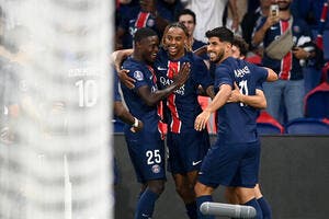 PSG-MHSC : Le but de fou de Bradley Barcola