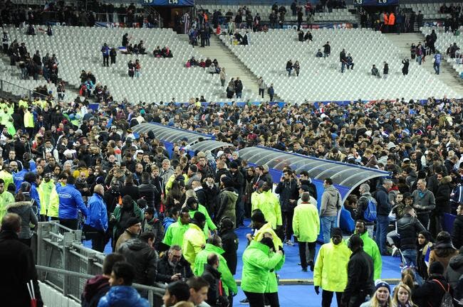 Attentats : Un kamikaze aurait essayé de rentrer dans le Stade de France