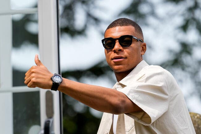 Mbappé de retour à Paris, son père s'en mêle