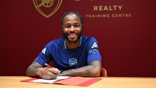 Raheem Sterling signe à Arsenal