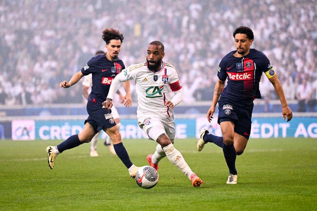 OL : Humilier l’ASSE, Lacazette ne s'en lasse pas