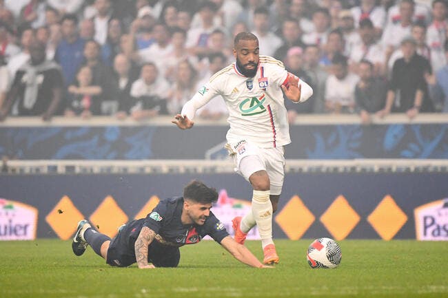 L'Europe avant tout, Lacazette reste à l'OL !