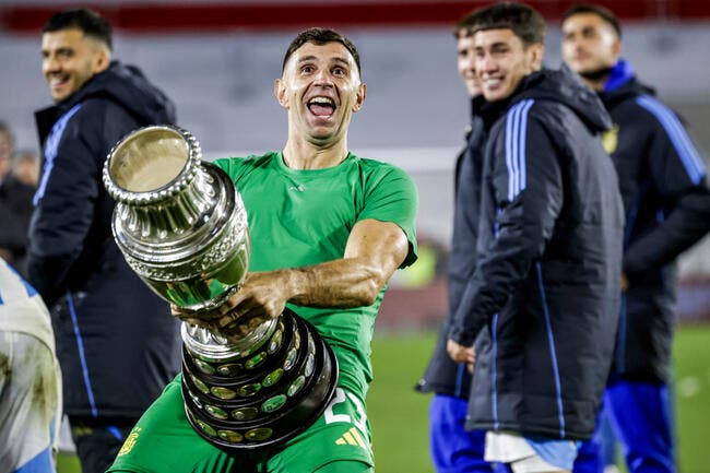 Emiliano Martinez, le beauf argentin suspendu deux matchs