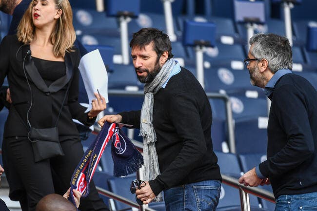 « Les médias n'aiment pas le PSG », Julien Cazarre s'emballe