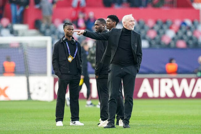 Entraineur en vogue à Brest, Eric Roy se fait désirer