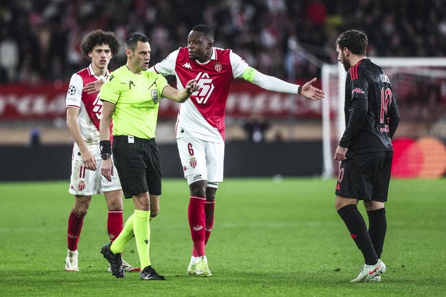 LdC : L'arbitre de Monaco-Benfica a « craqué », ça coûte très cher