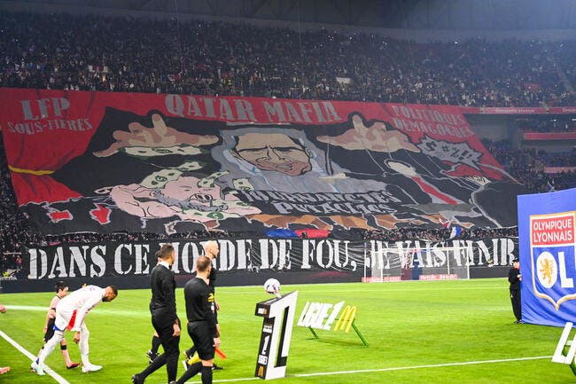 Les supporters de l'OL parlent à Nasser Al-Khelaïfi