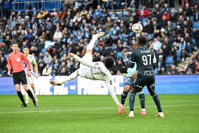 Zakaria Aboukhlal marque un but fou avec Toulouse