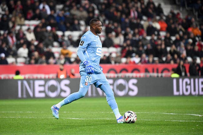 Mandanda coule Rennes avec une énorme boulette