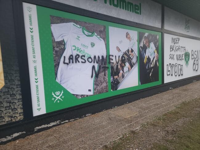 Des supporters de l'OL font encore scandale à Saint-Etienne