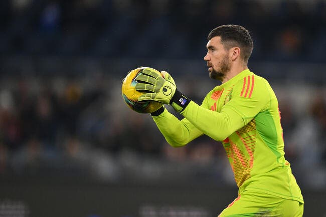 Mathew Ryan fonce vers Lens