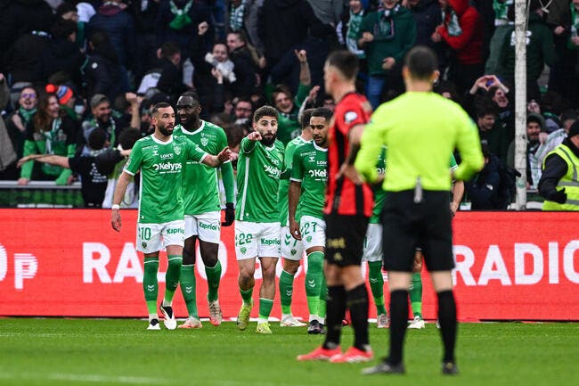 Un pied en Ligue 2, l’ASSE marque l’histoire