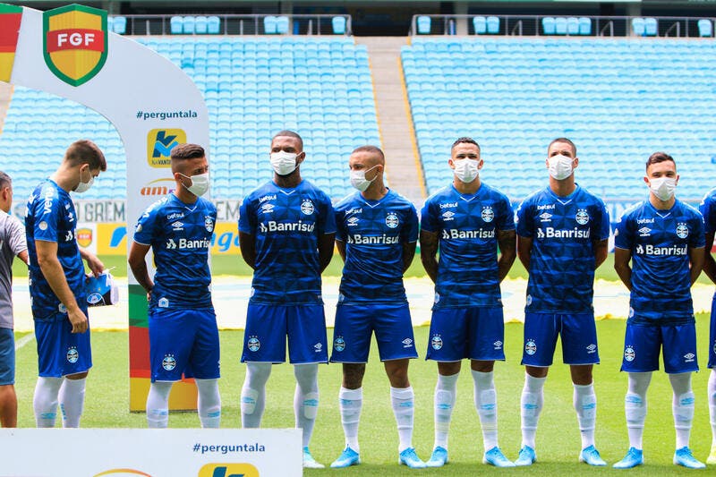 Covid-19 : Tous les footballeurs masqués pour la reprise ?