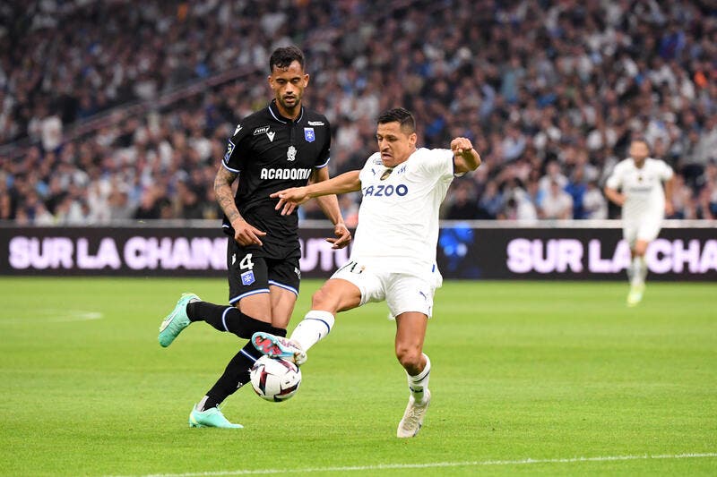 L'OM renverse l'AJA et met la pression au PSG !