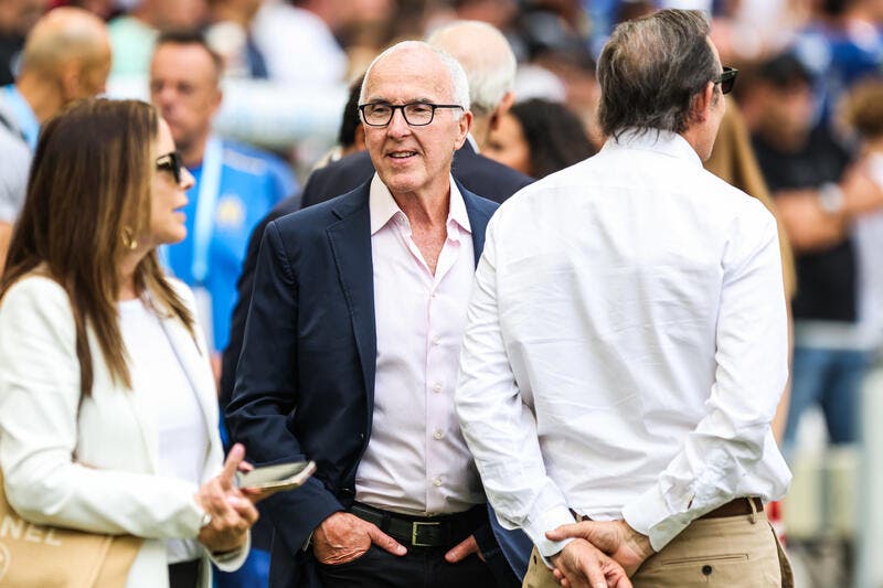 Di Méco soutient les supporters et convoque aussi McCourt