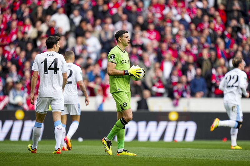  Emiliano Martinez sifflé comme jamais à Lille