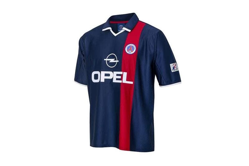 Le PSG réédite un maillot collector